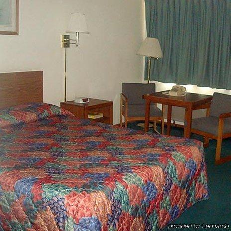 Anderson Chesterfield Travel Inn Daleville Phòng bức ảnh