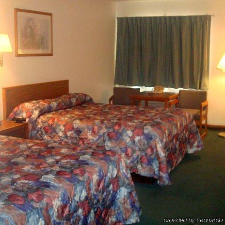 Anderson Chesterfield Travel Inn Daleville Phòng bức ảnh